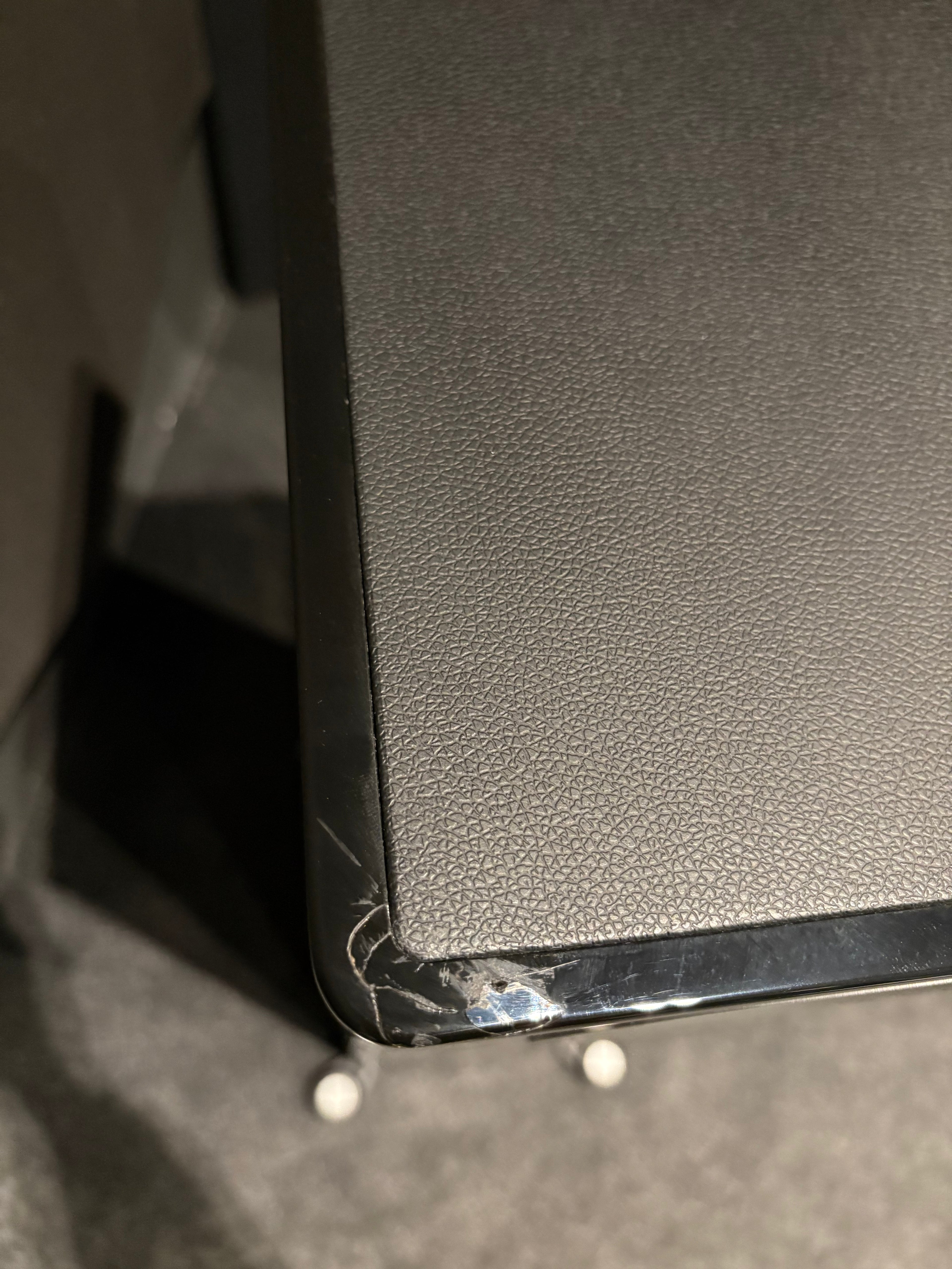Monitor Audio Gold 300 5G speaker alternate view 5