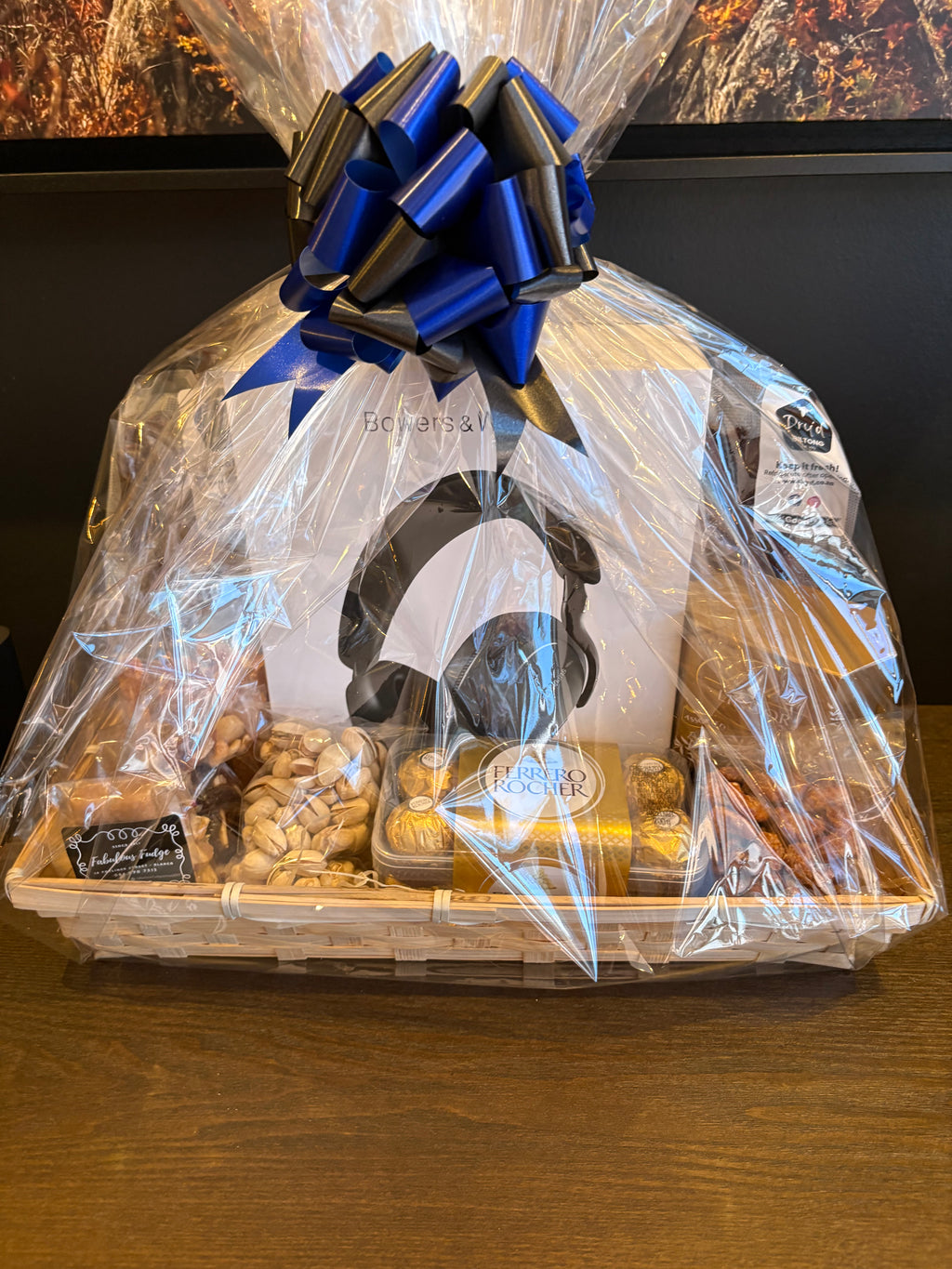 Bowers & Wilkins Px7 S3 Headphones Gift Hamper: The Ultimate Father’s Day Gift