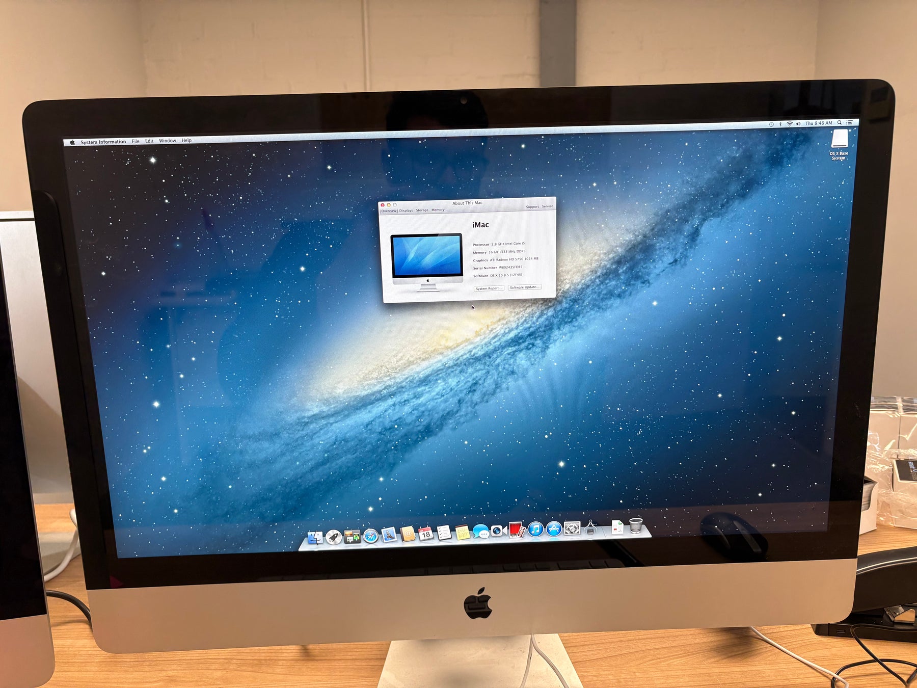 Office stock - iMac 2010 - W802435FDB5 product image
