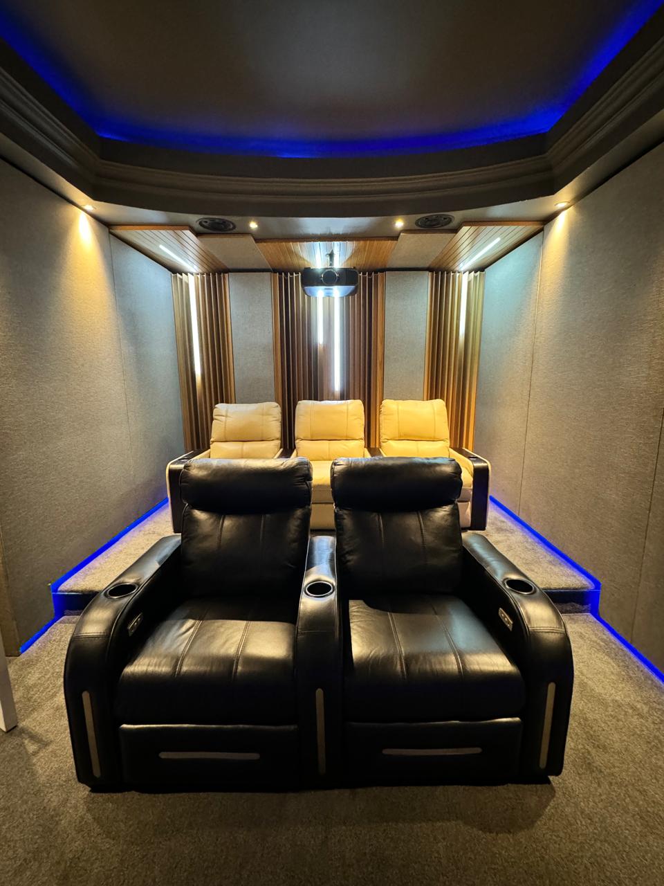 Defiant Imperials Home Cinema Seats recliners 4-seater alternate view