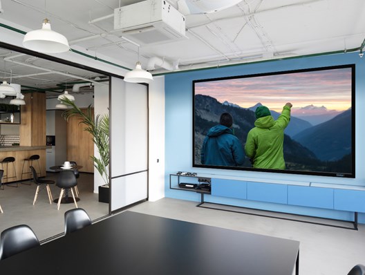 Stewart CIMA 150 16:9 (Tiburon G4) projector