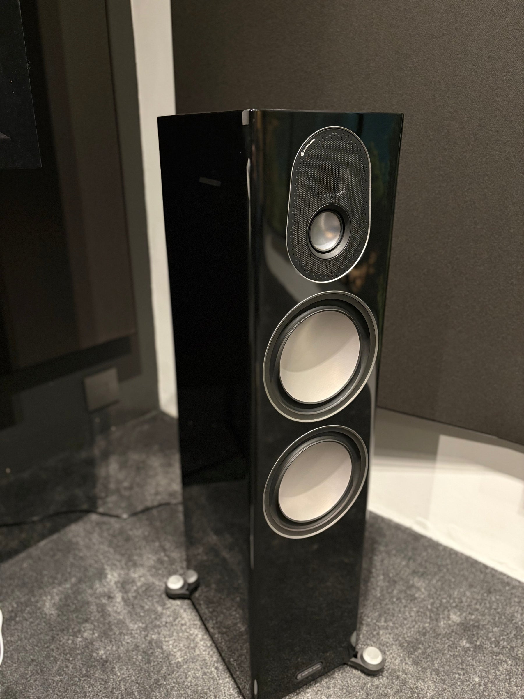 Monitor Audio Gold 300 5G speaker alternate view 3